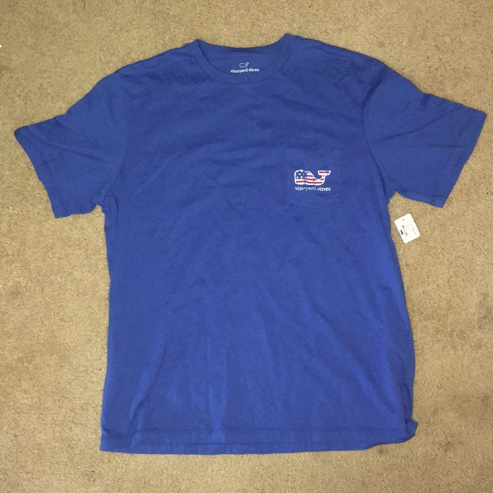 USA L Vineyard Vines T-shirt! NWT!